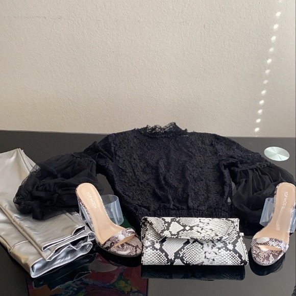 Lace top - Picture 3 of 6